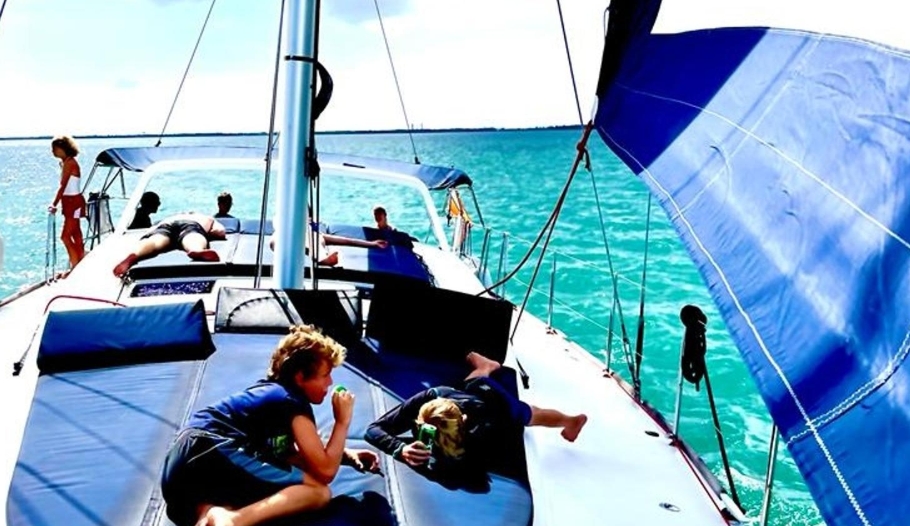 private yacht rental Grand Cayman